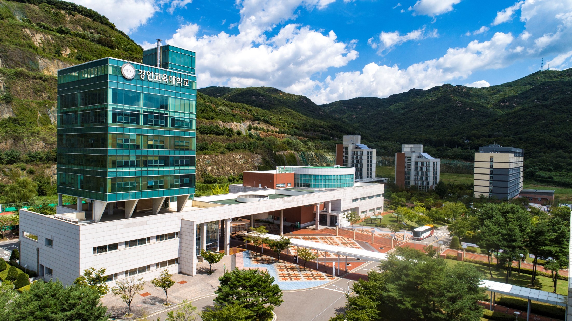 경인교육대학교 동문, 교직원 등 대학 발전기금 기탁 이어져