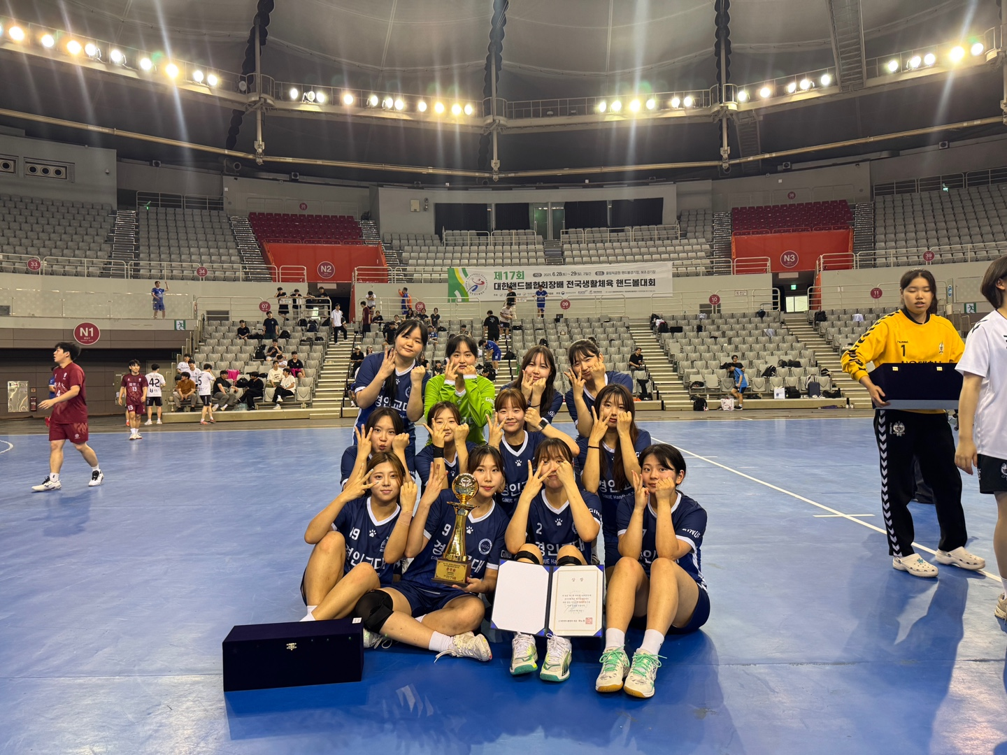 제17회 대한핸드볼협회장배 전국생활체육 핸드볼 대회 여자대학부 준우승 쾌거!